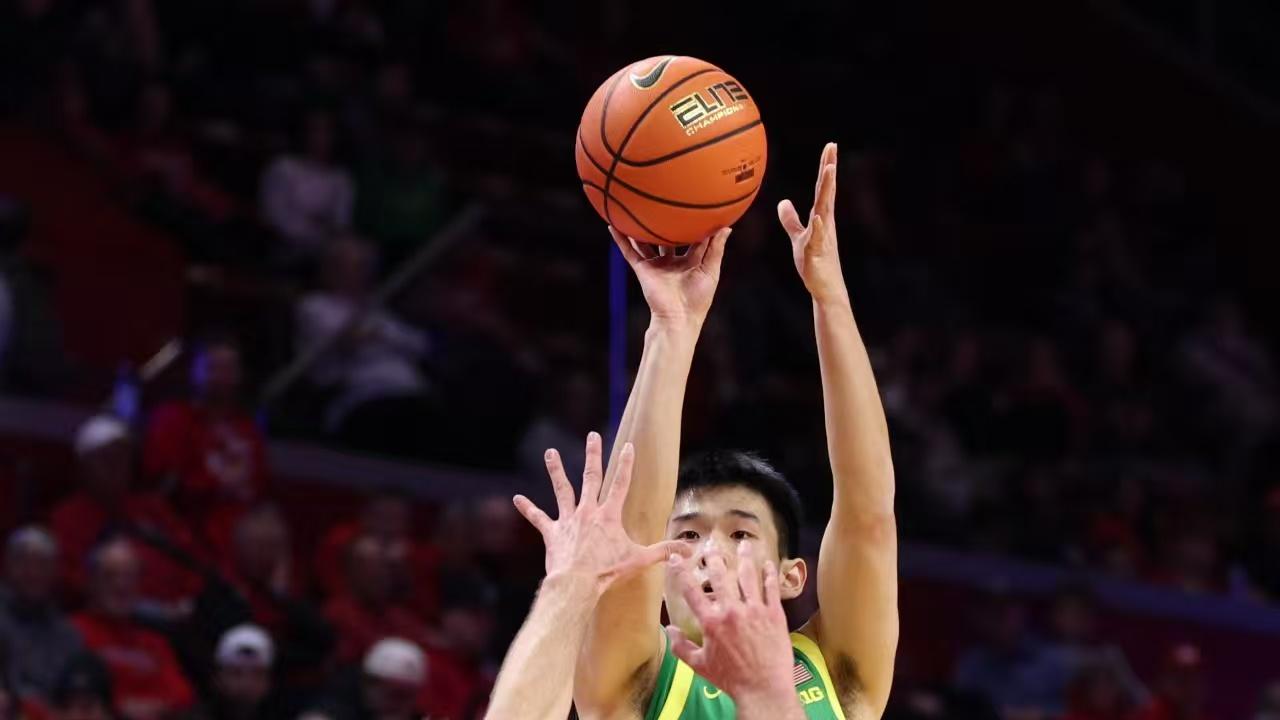 绝平三分划破夜空！林葳NCAA生涯巅峰战虽败犹荣