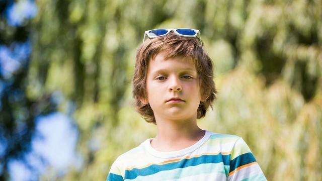 男孩养育的核心：妈妈给安全感，爸爸塑价值感