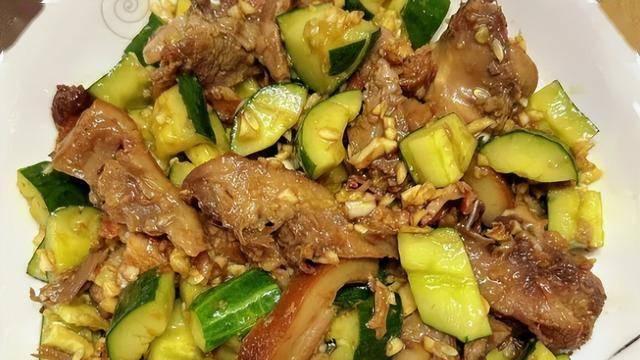 东北“8大凉菜”，当地人下馆子必点，外地人很多没吃过