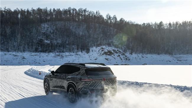 与众 08：ABS 极寒柔和介入 守护冰雪制动无侧滑