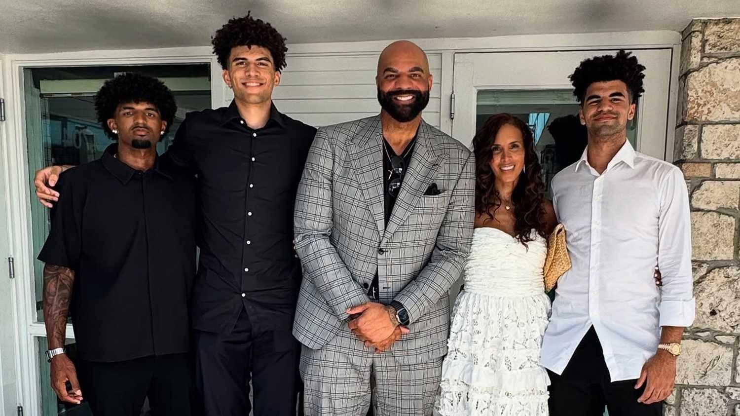 布泽尔双胞胎：是篮坛新星，也是一场生命伦理的思辨