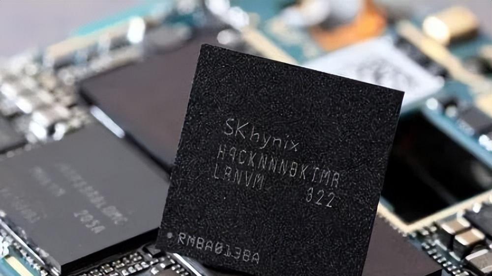 全新产品线来袭，iPhone 18 标准版 & E 系齐发 一年两更新实锤