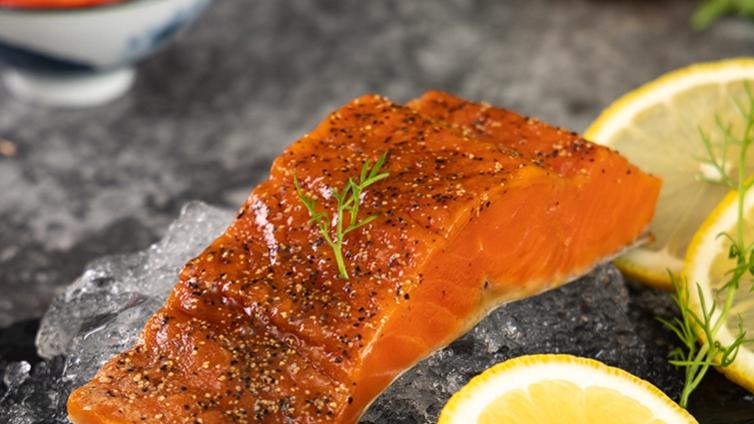 健身党别再啃鸡胸肉了！这款黑胡椒三文鱼，3分钟做出星级减脂餐