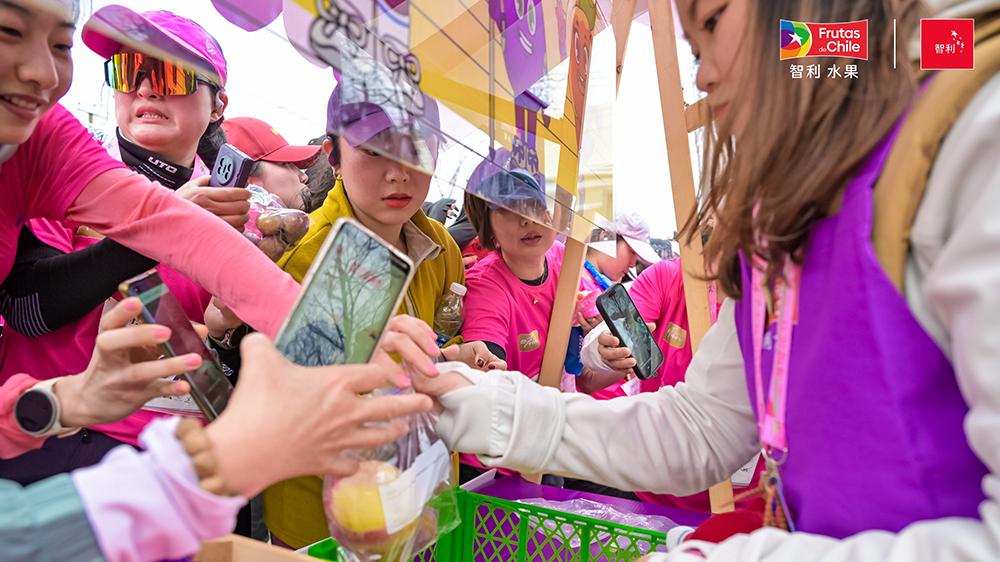 燃动上海樱花节女子10公里精英赛，智利西梅桃李引领健康生活新风尚