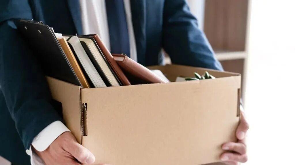 专业被撤销、47人团队只剩3人：AI正在“吃掉”谁的工作？