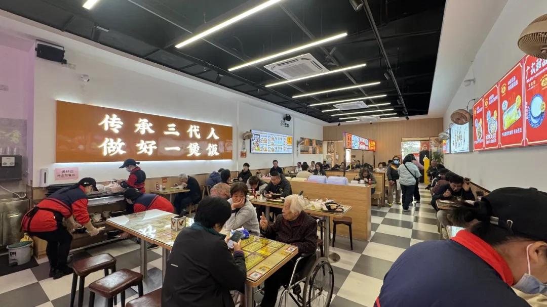 煲仔饭赛道竞争激烈，它却开出300+门店！是如何脱颖而出的？