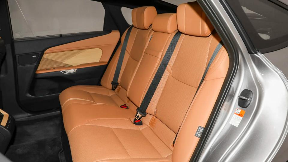 预售价30.88万起贵吗？新一代雷克萨斯ES开启预售，后排空间是亮点