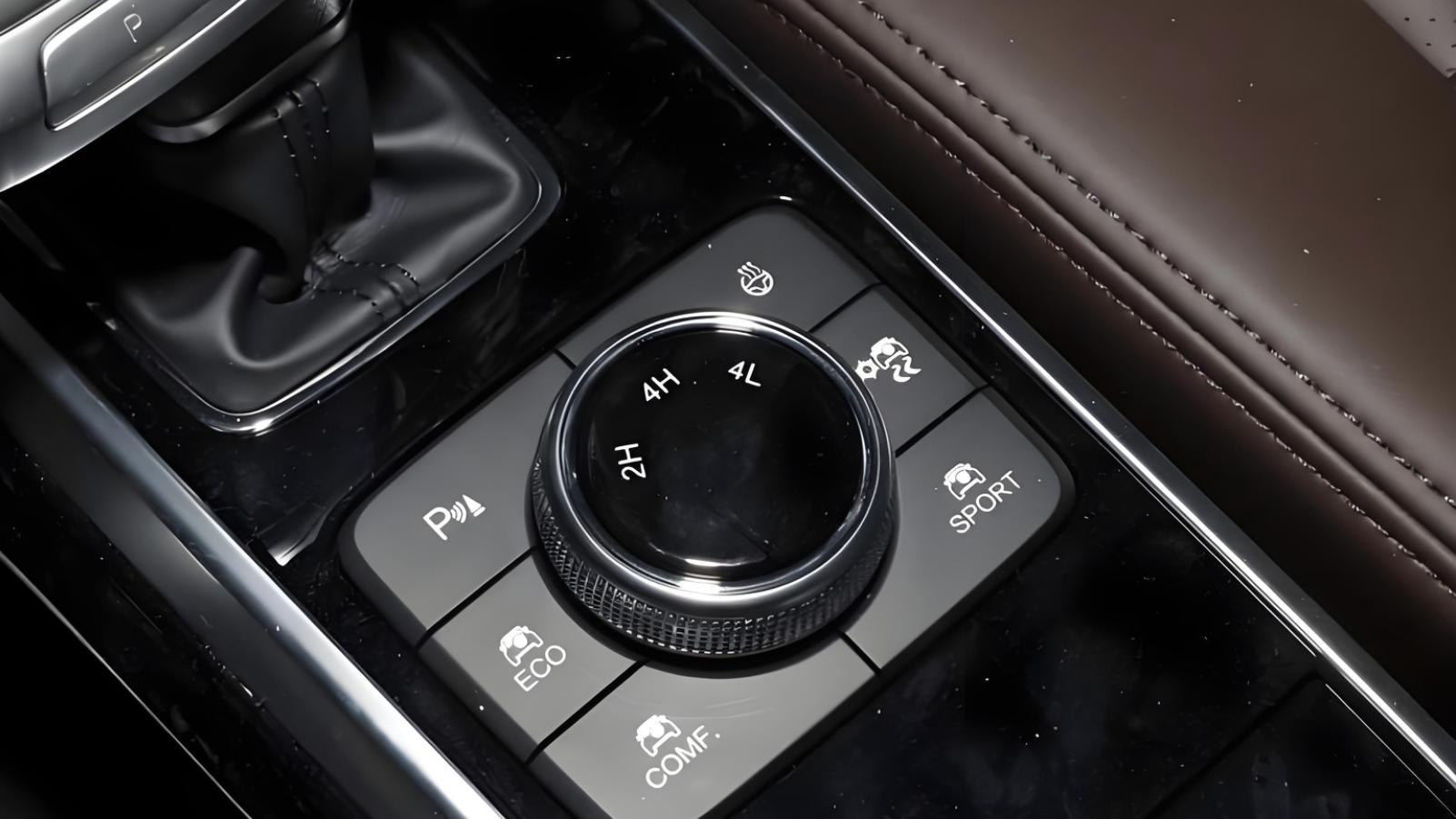 中国人自己的“奔驰大G”，提供2.0T/2.3T动力，还有超级四驱‍