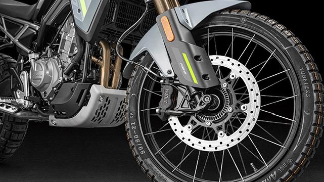 30580元起，春风发布2026款450MT，这是在狙击本田NX500？