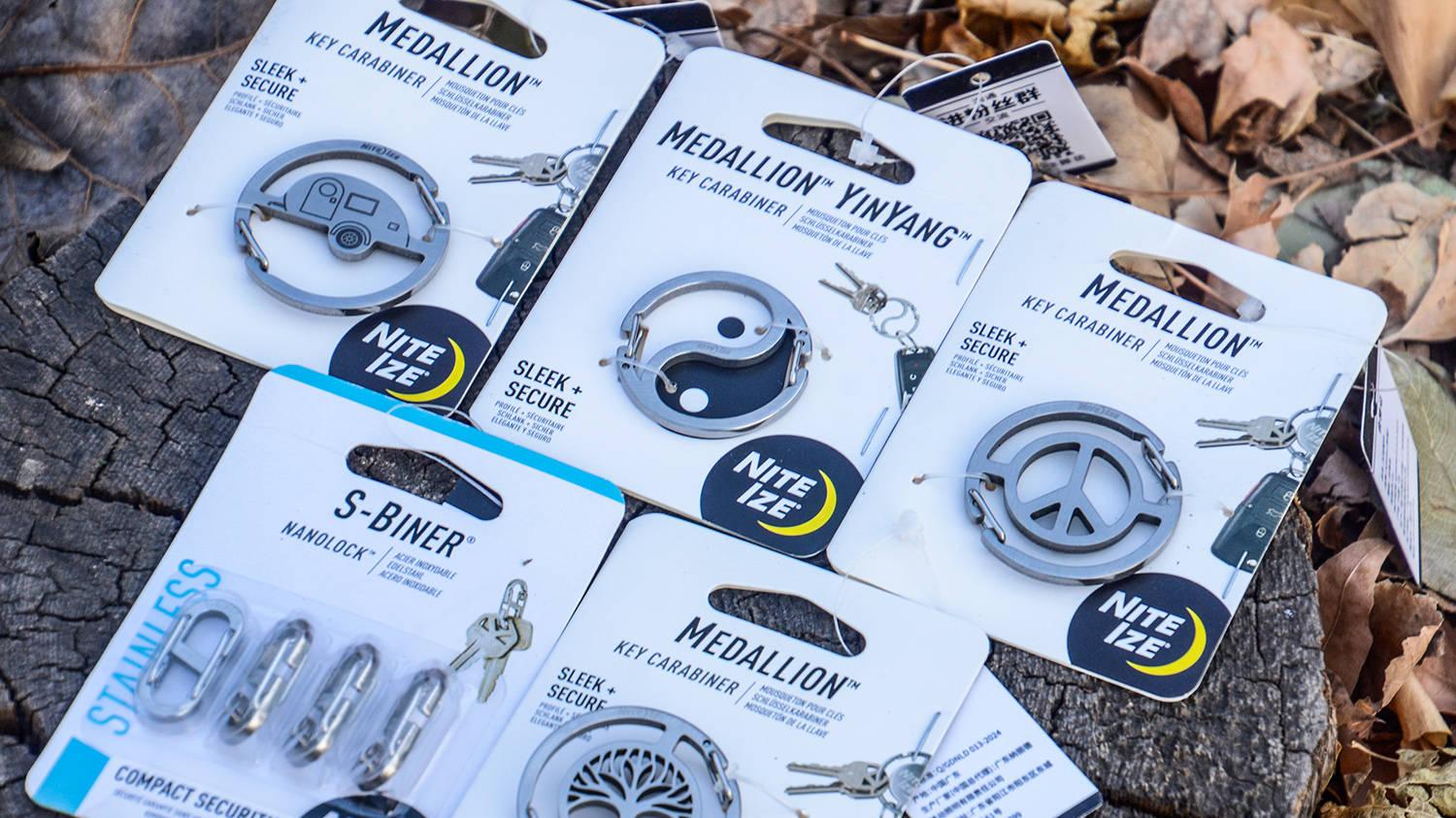 双环之内的和平之美：奈爱和平标志钥匙扣