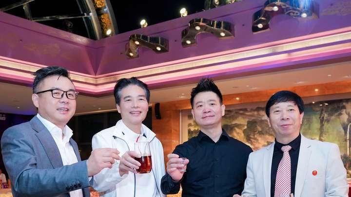 刘瀚锴应邀出席第八届广州G60企业家峰会暨乾统艺国际超模大赛——UC头条