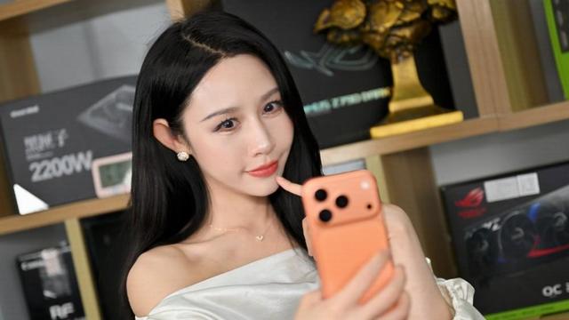 苹果：中国人狂买iPhone，收入大增28%，又多赚了300亿