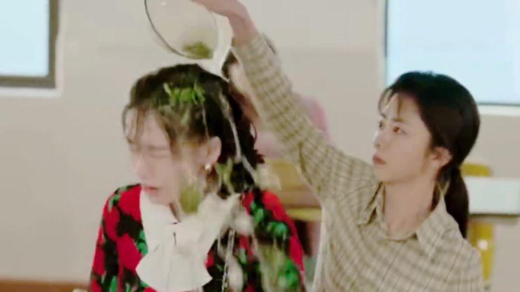 谭松韵新剧《我的山与海》首播4集，口碑出炉，观众评价一针见血