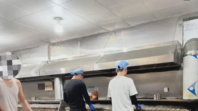 鹅腿阿姨｜清北学子抢了三年的鹅腿，是鸭的