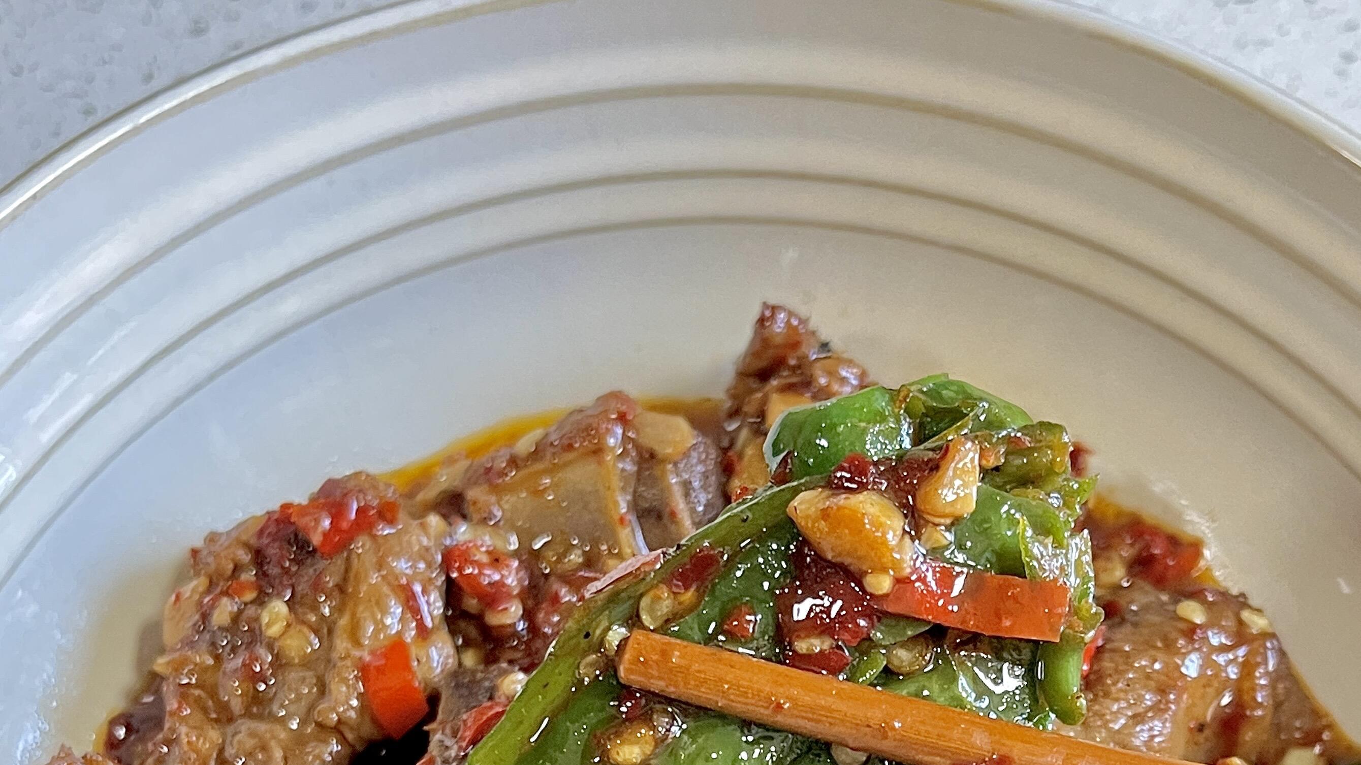 擂辣椒排骨：家常美味的惊艳之作