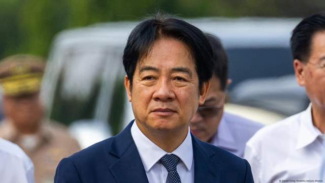 赖清德钻别国飞机强行窜访，美国实质放弃台湾，民进党害怕被遗忘