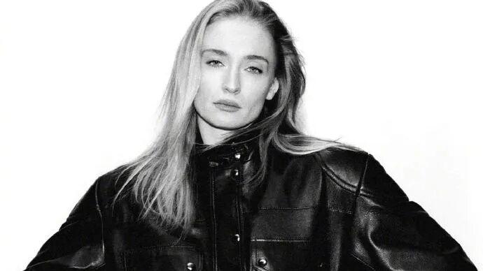 Sophie Turner 的硬朗蜕变：Porter 封面里，珊莎的成长成了她的自成一格