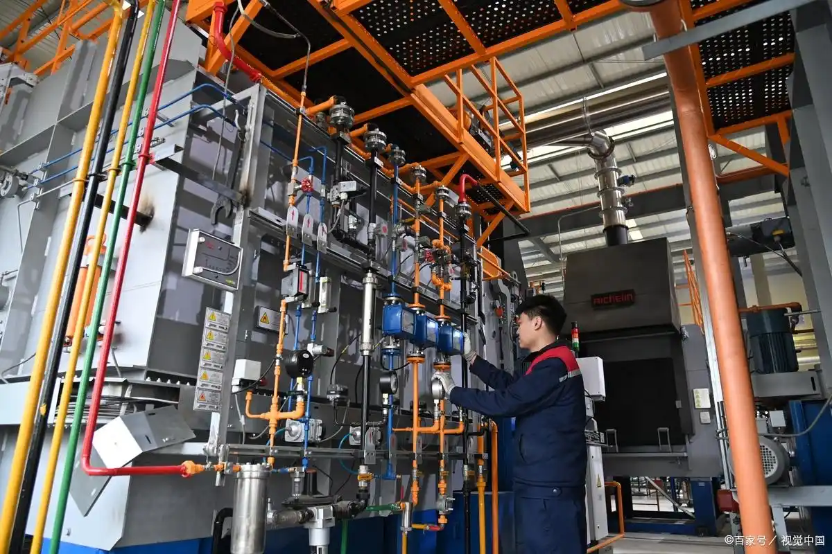 从操作工到工程师：工业机器人行业的人才升级路径与薪资全透视