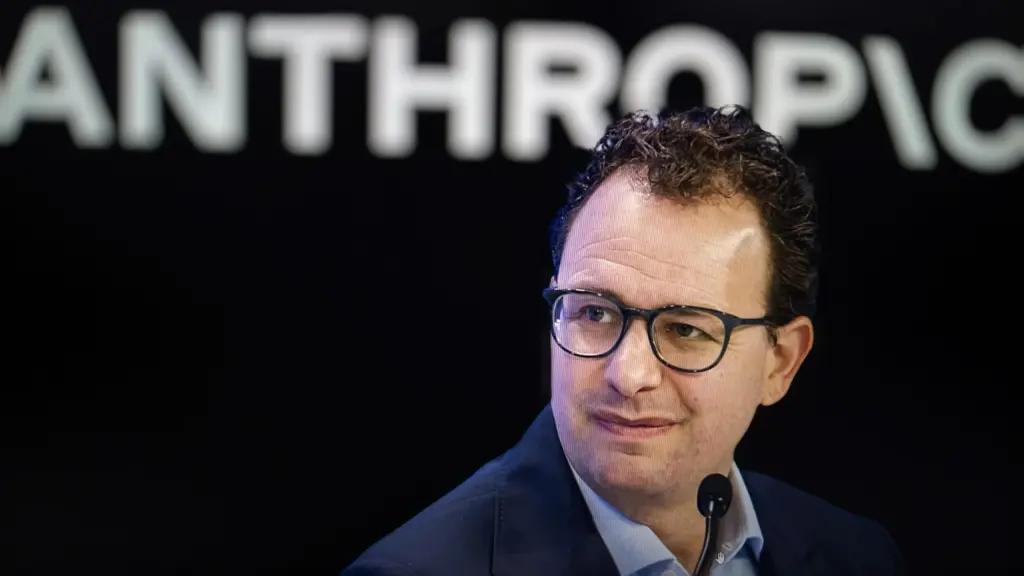 一边冲刺万亿美元IPO，一边高喊AI失控，Anthropic的目的是什么？