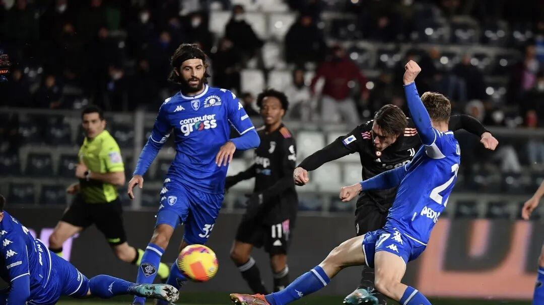 周一足球仅有5场的英冠、非洲杯等赛事，坚持稳中求进。已筛出4场选择，并附关键分析。最终推荐置于文末段