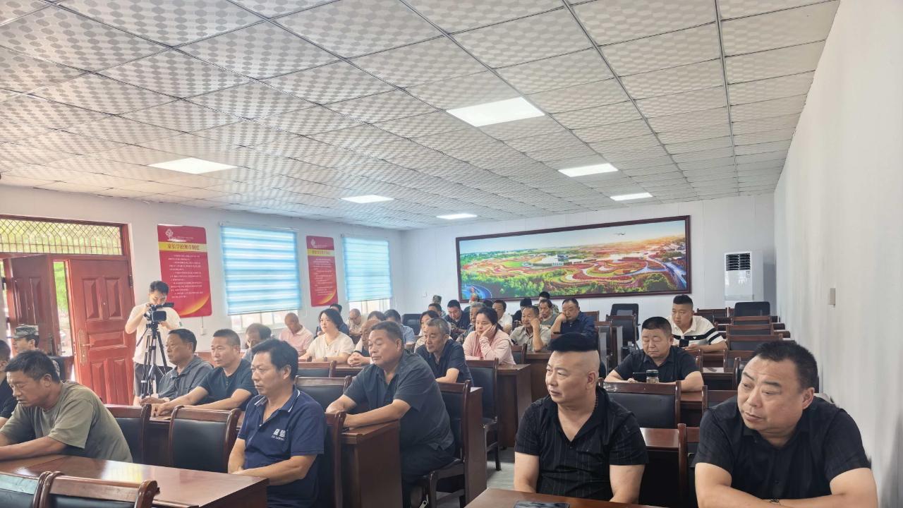 南阳市示范区：国防教育走进杨官营社区