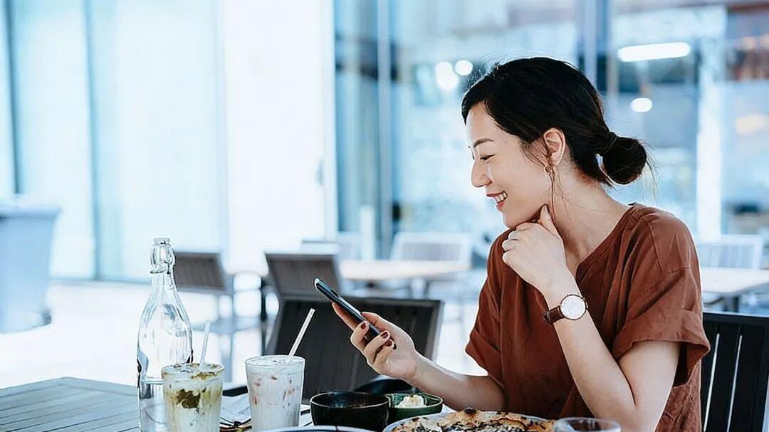 现在朋友圈大家都不装了，真实点更舒服