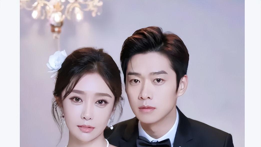 秦岚穿蓝色外套低调现身街头