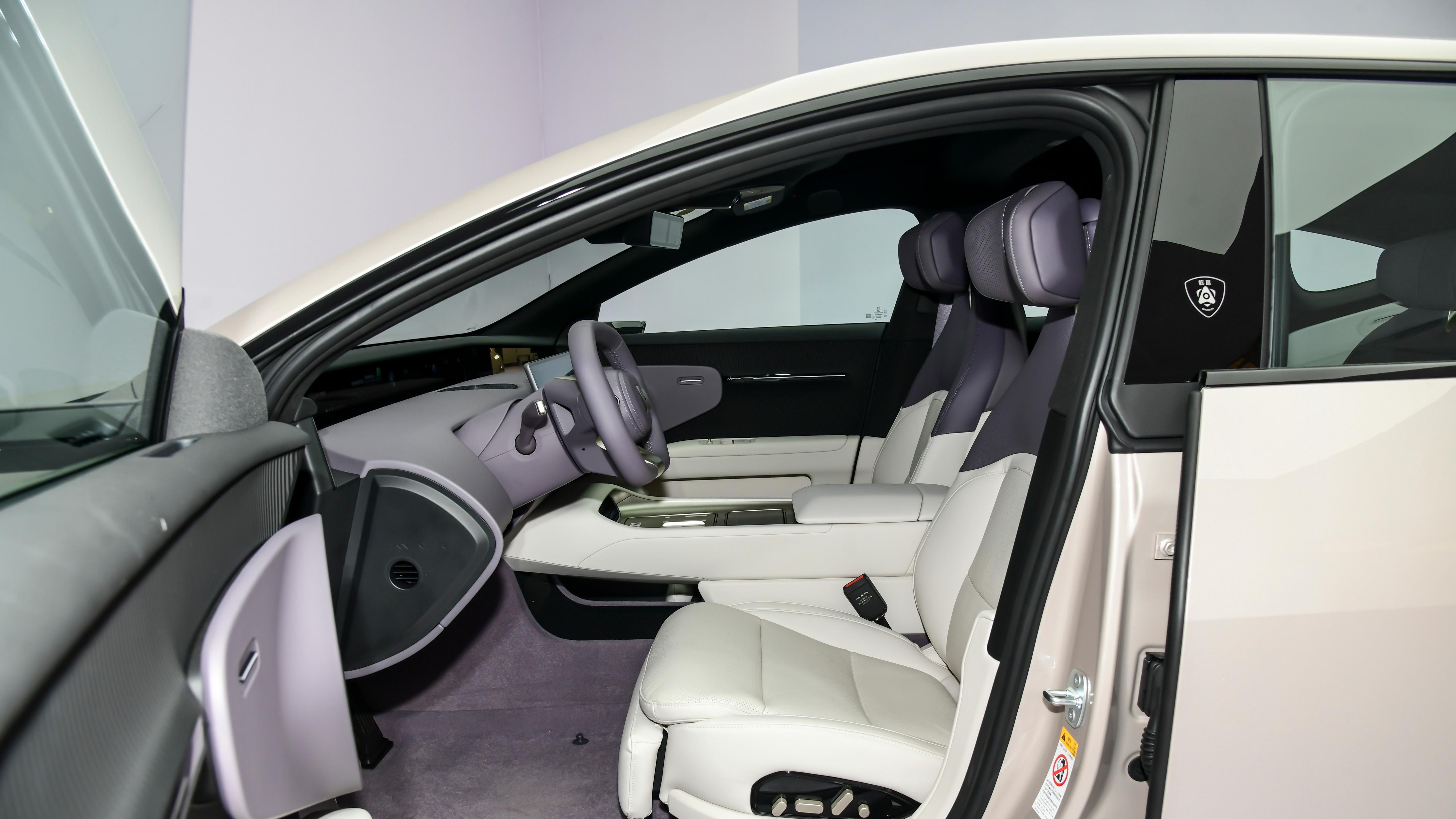 2.71秒零百+896线激光雷达，新阿维塔12试驾实测