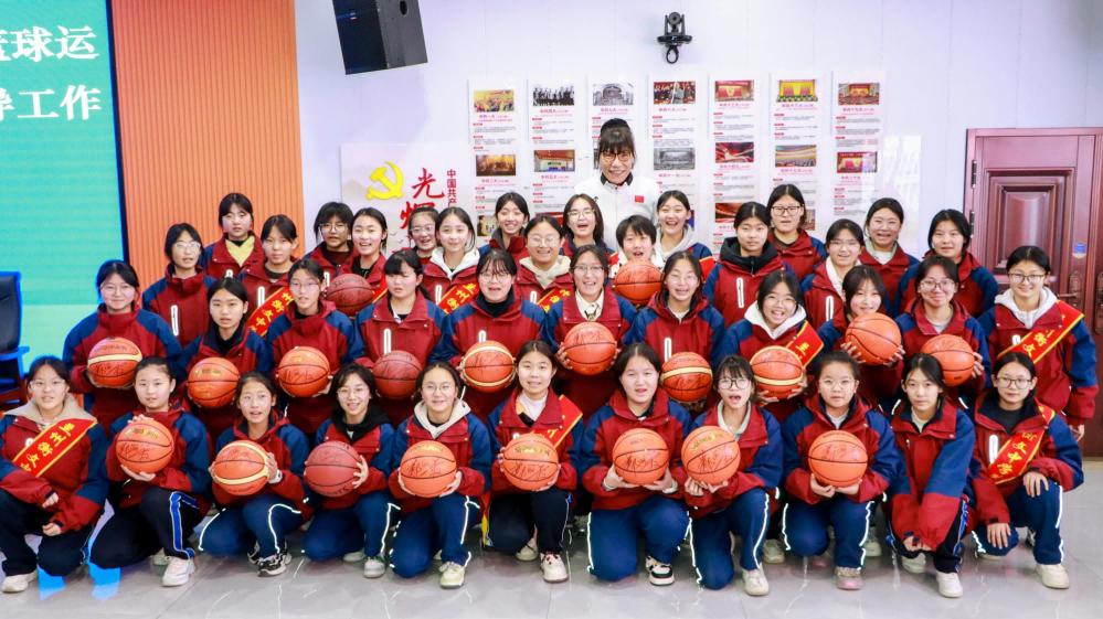 女篮传奇走进兰州衡文：冠军课点燃校园篮球热