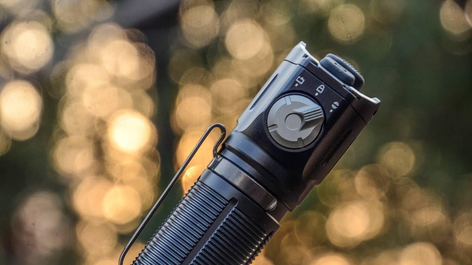 勤务先锋很有料，全能操控，全效照明：FENIX TK25R