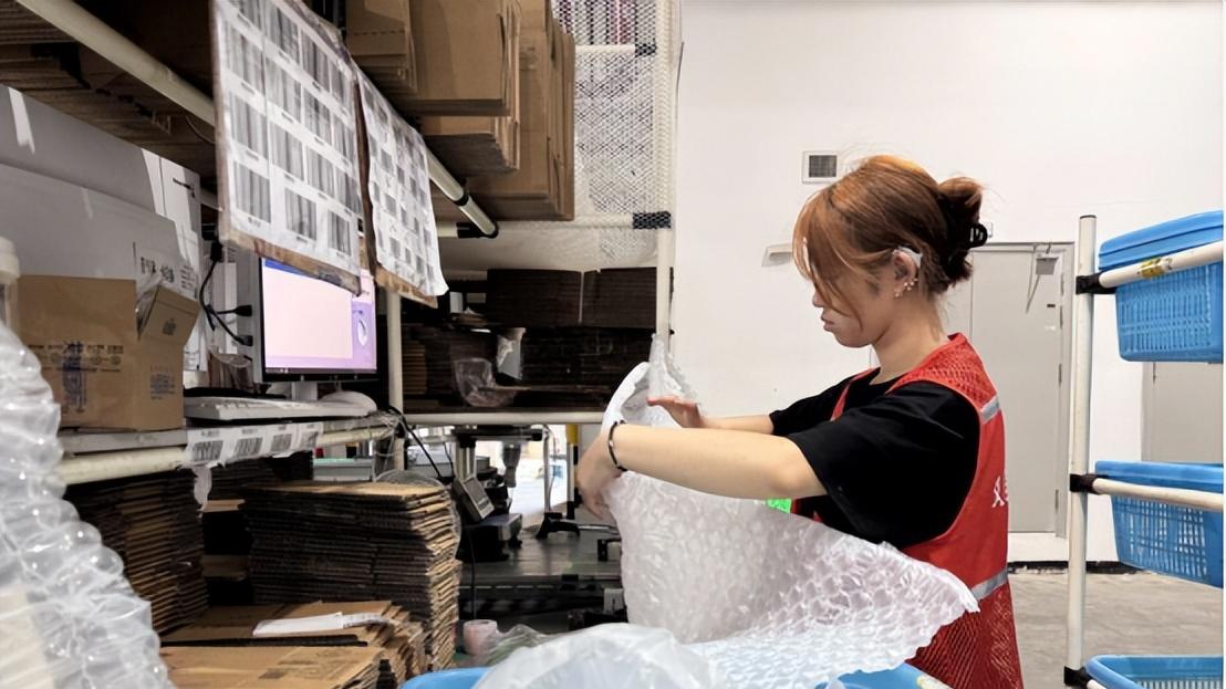 复盘2025物流科技十大事件：极兔速递获100亿元贷款融资