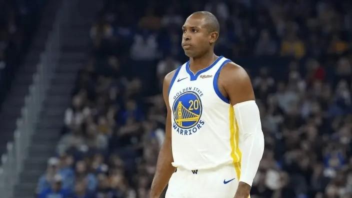 勇士胜雄鹿！库里+梅尔顿轰51分，霍乐迪惊喜作用！