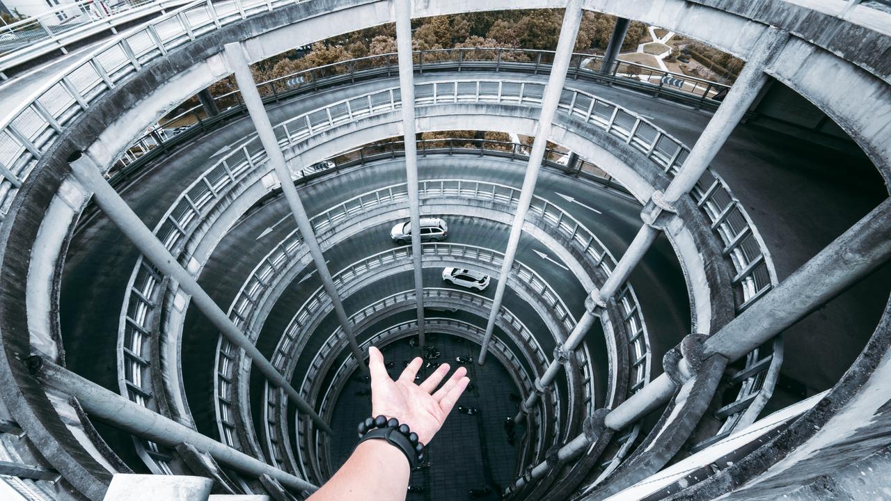 超广角“狗头”也能拍广域大片！三个拍摄技巧拉满震撼感