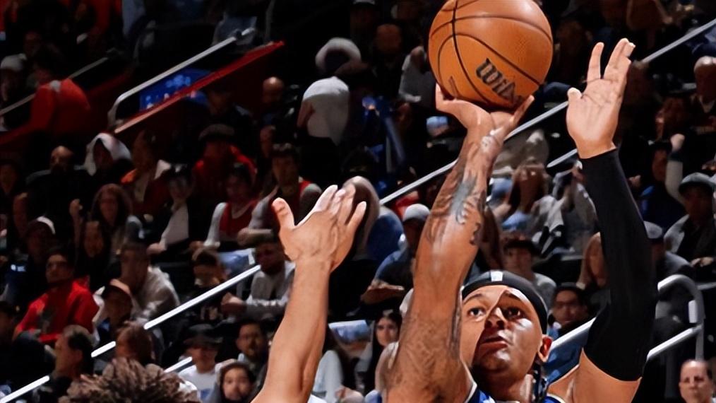 随着骑士险胜5分，活塞赢7分，NBA最新排名出炉！骑士夺赛点