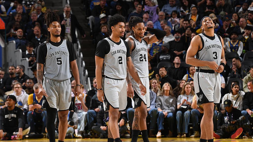 周四澳假+NBA前瞻：麦克阿瑟VS纽喷气机，森林狼VS 活塞，马刺VS快船