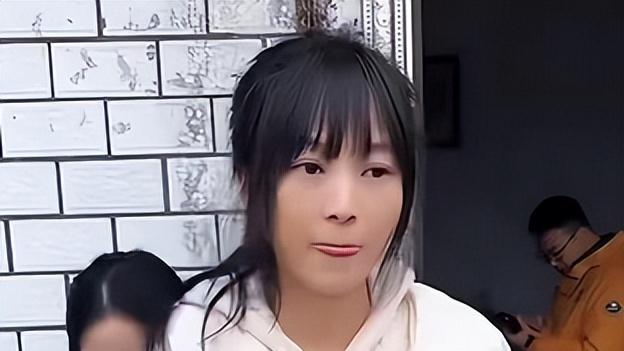 重庆小姐姐一个玩笑竟引发万人空巷？这场"按猪宴"为何能火出圈？