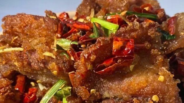 米粉裹肉，酸香入味，这才是吉首的灵魂小炒