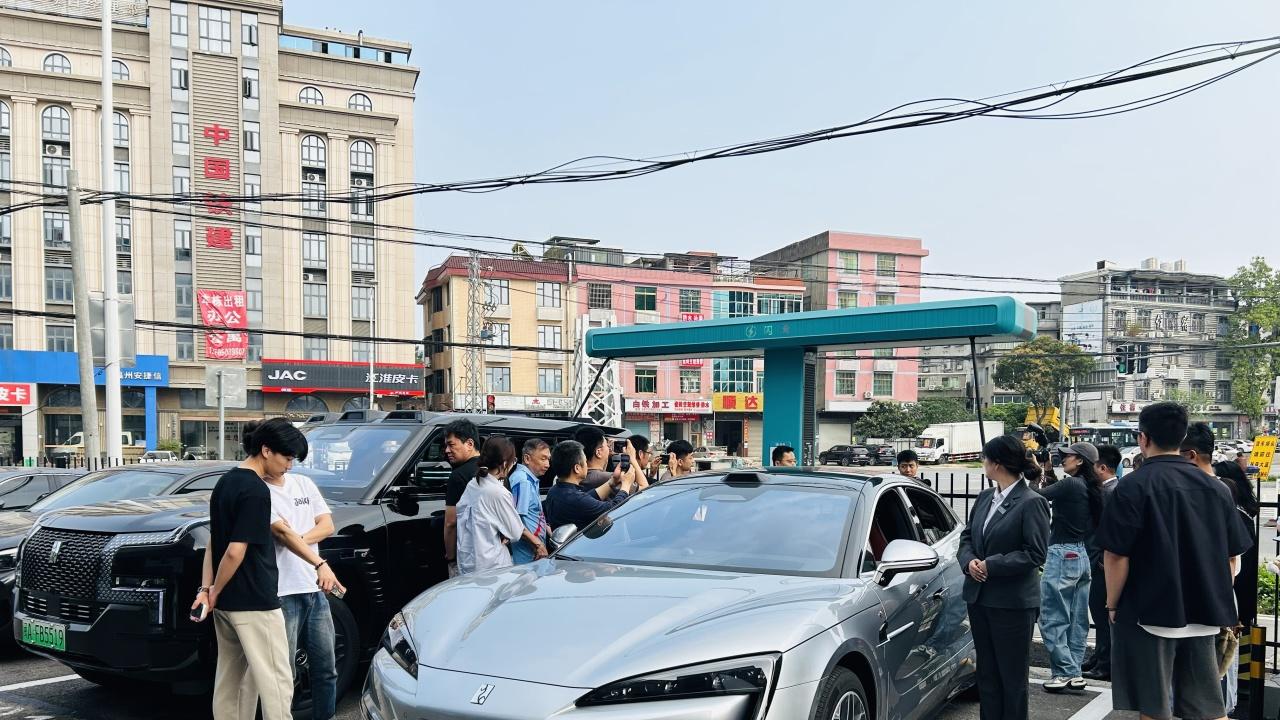 实测9分20秒充饱！仰望闪充版福州上市，破千续航惊艳