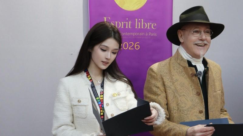 从网红到大学教师！中国青年女性艺术家Erya Gao斩获巴黎当代艺术奖