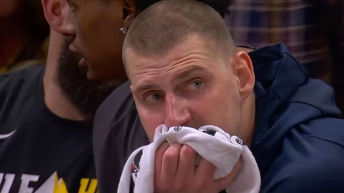 打起来了，约基奇输急眼引发团战，昔日总冠军被森林狼打垮