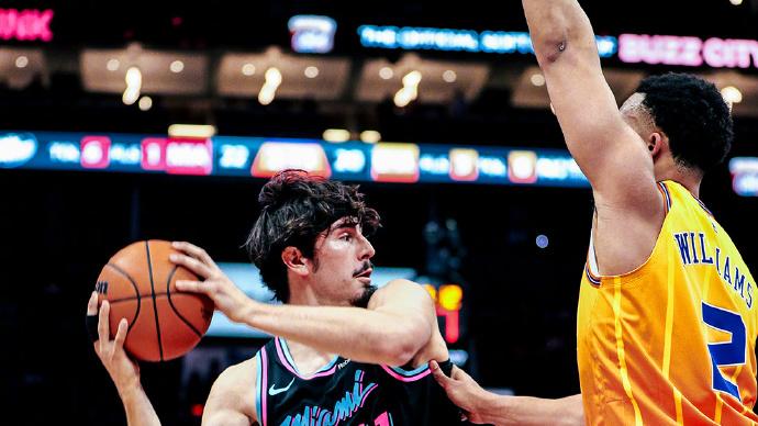 热火4连胜，终结黄蜂6连胜！希罗33+9+9，热巴24+12，4号秀27分