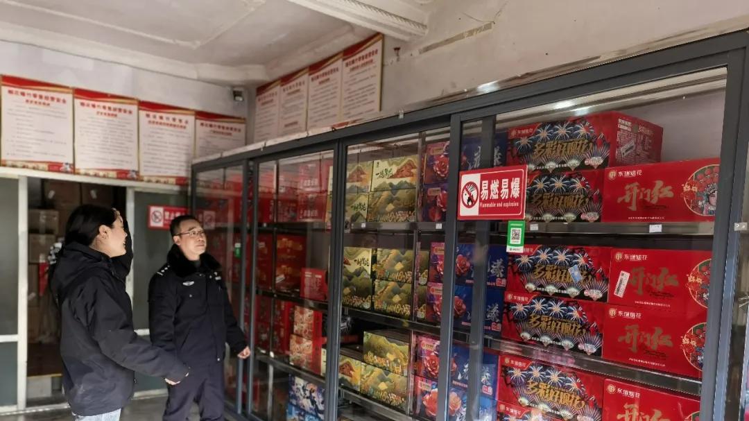 桐梓公安：强化烟花爆竹检查 筑牢安全防线