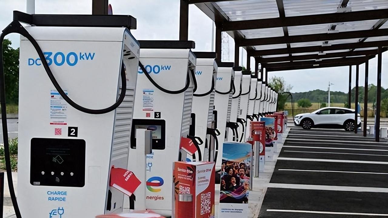 终结路线之争：从二代刀片看磷酸铁锂迎来“霸权时代”？