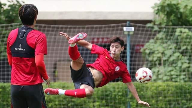 申花签18岁留洋后卫，拉唐状态火热 辽宁引进混血新星 刘国宝去海牛