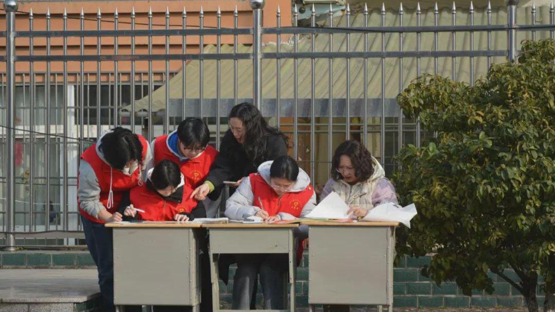 信阳市第三实验高级中学举行2026冬季长跑活动