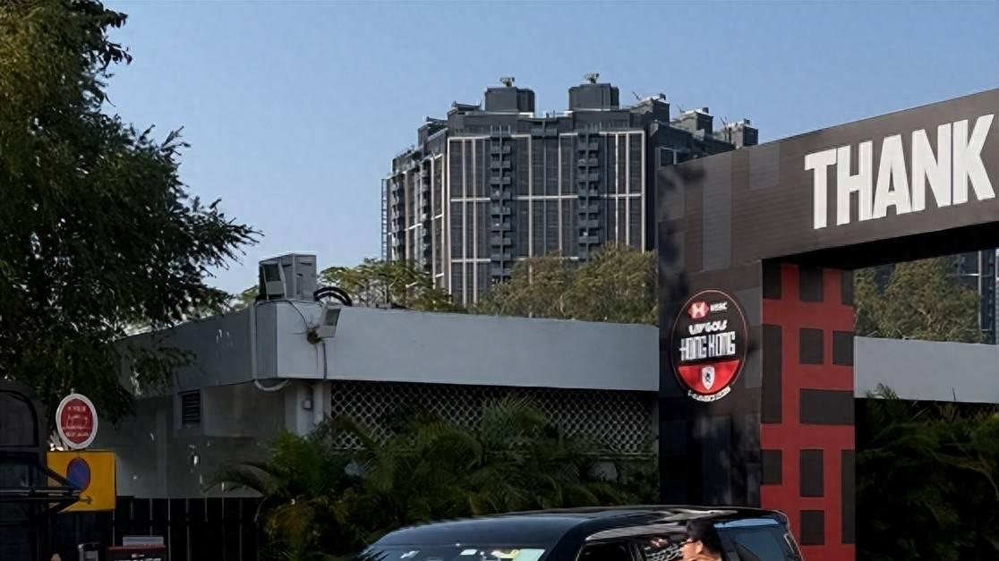 顶级富豪都开价值四千万的极氪009？