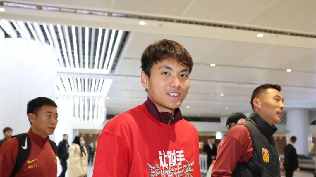 U23国足载誉归国：亚军背后，是身价飙升与未来的审视