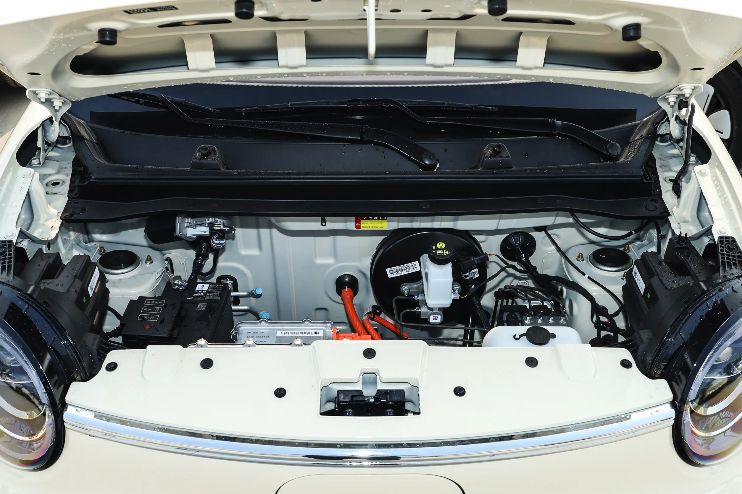 苹果全家桶的价格，换一台代步小车，这买卖划得来吗