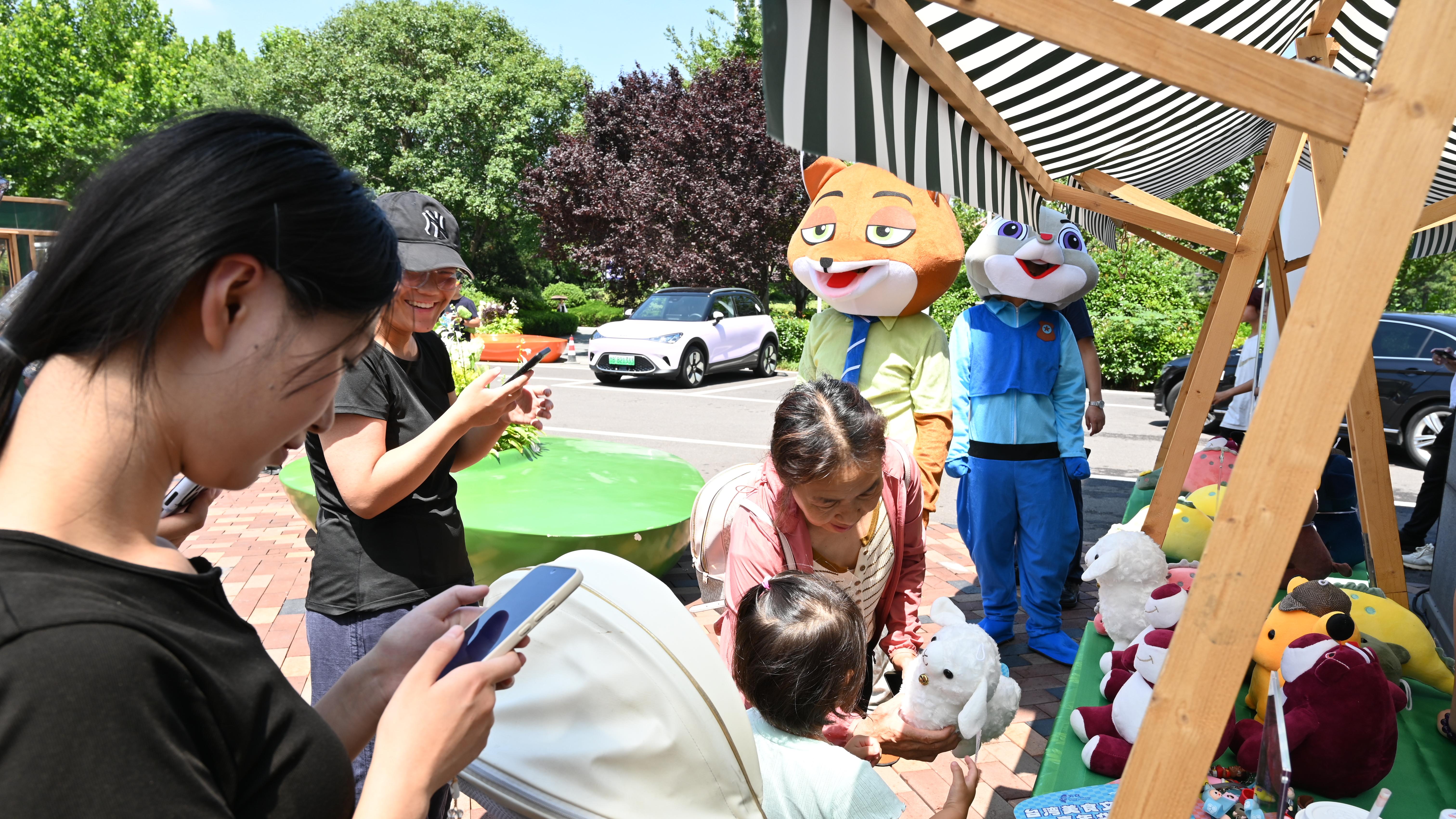 第三届嘉年华美食啤酒季拉开帷幕 为青岛夏日再添滚烫烟火气