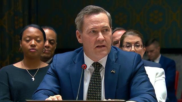 伊朗外长深夜访俄，普京给出支持承诺，特朗普这下还能继续赢吗？